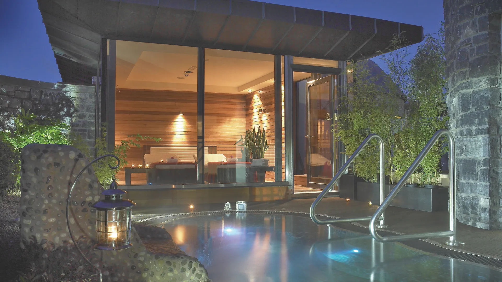 Hotel Westport Plaza Hotel, Spa & Leisure