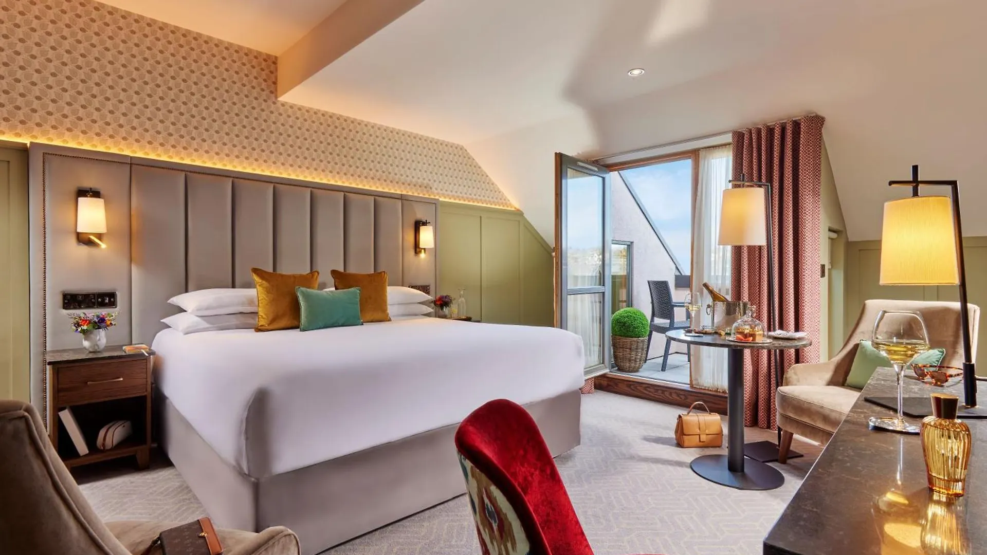 Westport Plaza Hotel, Spa & Leisure